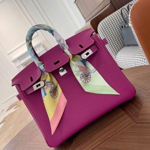 Meet your Posher, Olivi